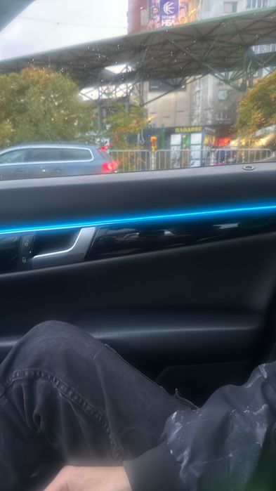 Поставяне на амбиентно осветление за всички видове автомобили