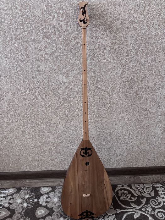 Продаю домбыру бу