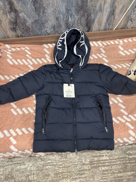 Продам Куртку Moncler