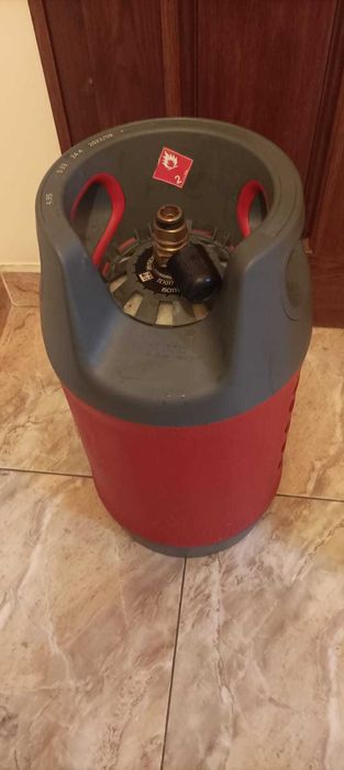 Композитна газова бутилка за пропан-бутан. Вместимост 10 кг.