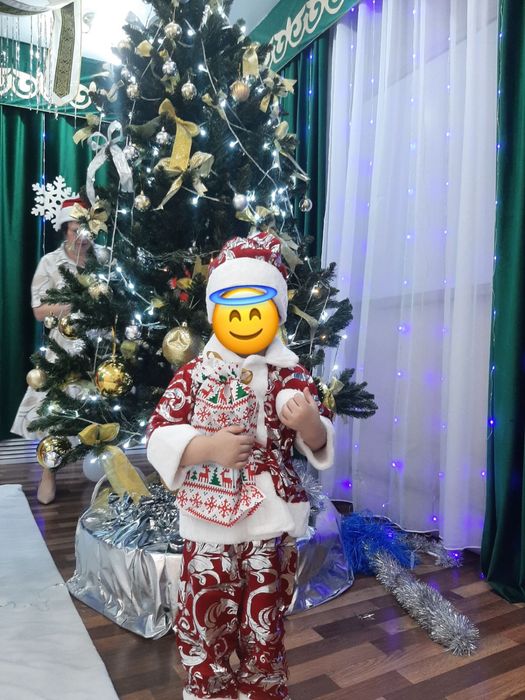 Продам ногодние костюмы на мальчика