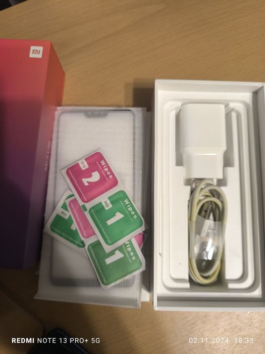 Телефон Xiaomi Mi 8 Lite