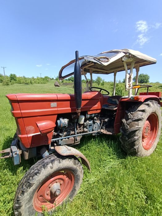 Vând tractor fiat 445