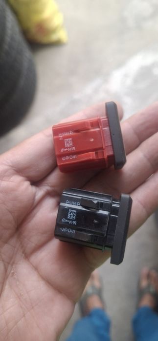 Продам кнопки обогрева сидении от ONIX состояние идеалное оригинал