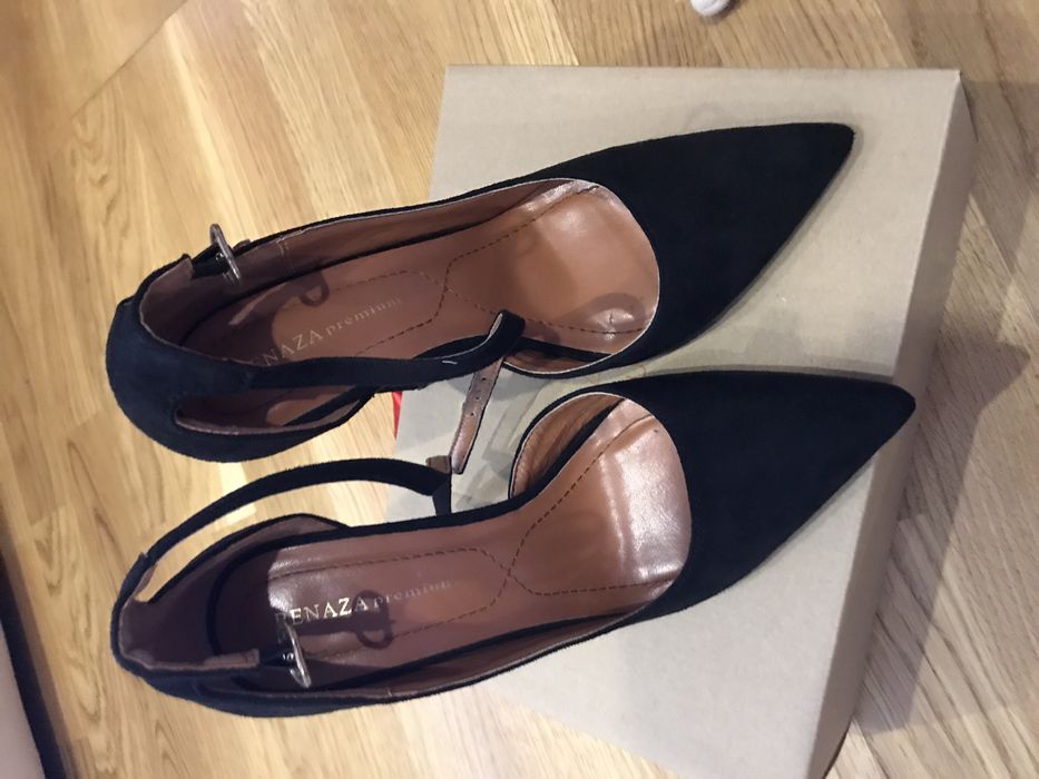 Pantofi de catifea cu toc îngust