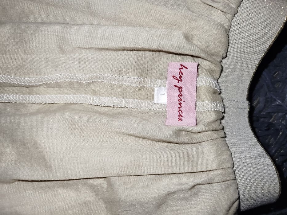 Fusta eleganta fetite