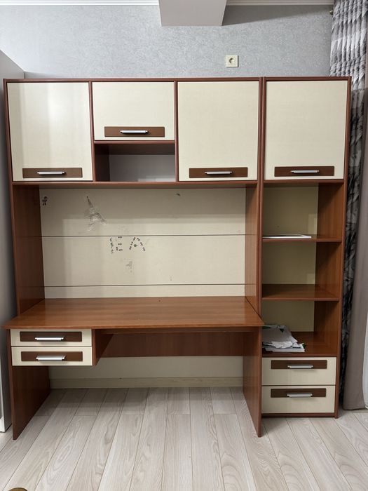 Рабочий стол для школьника, студента