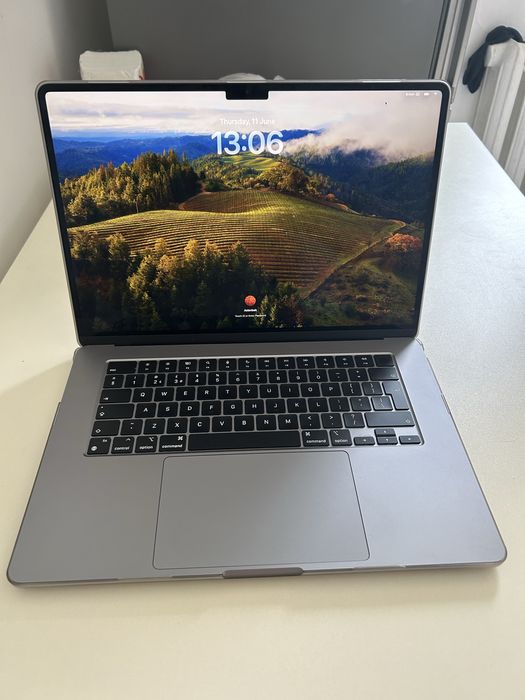 MacBook Air M3 15