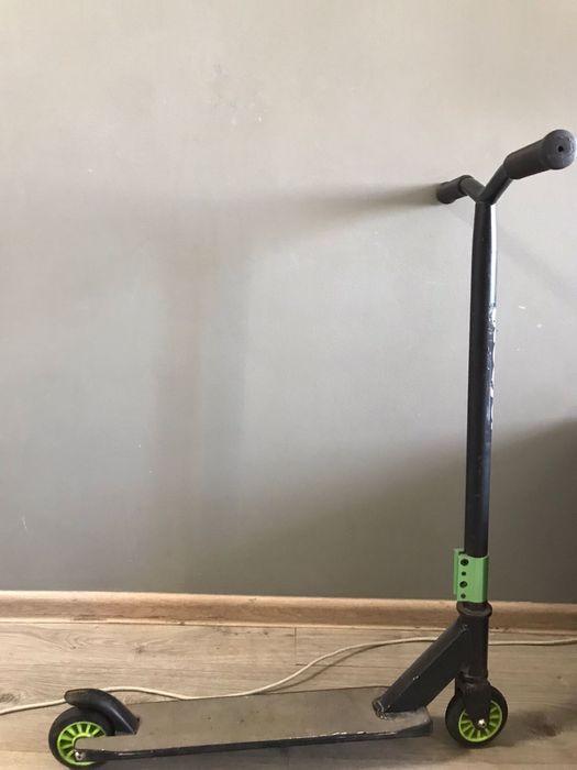 Детский самокат черный