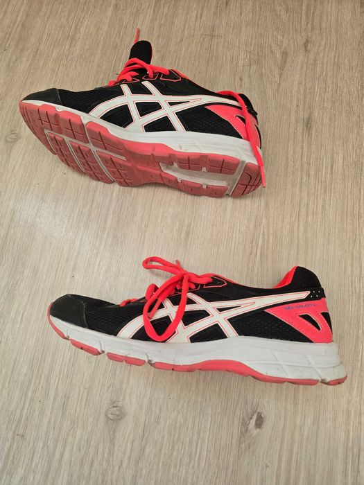 маратонки ,PUMA , ASICS