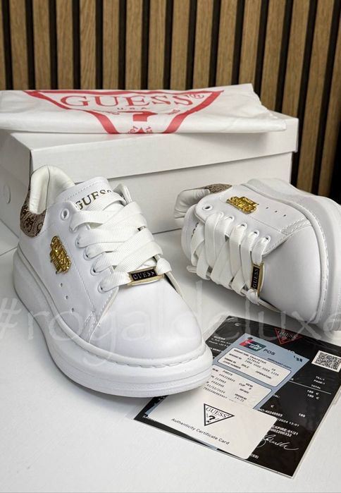 Adidasi dama Guess