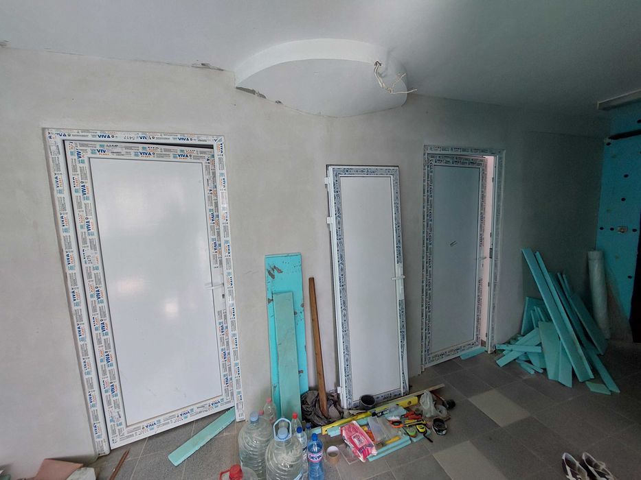 Продава се Двустаен апартамент в Шумен, Център - 64 кв.м за 1094 €/кв.м - Снимка #2