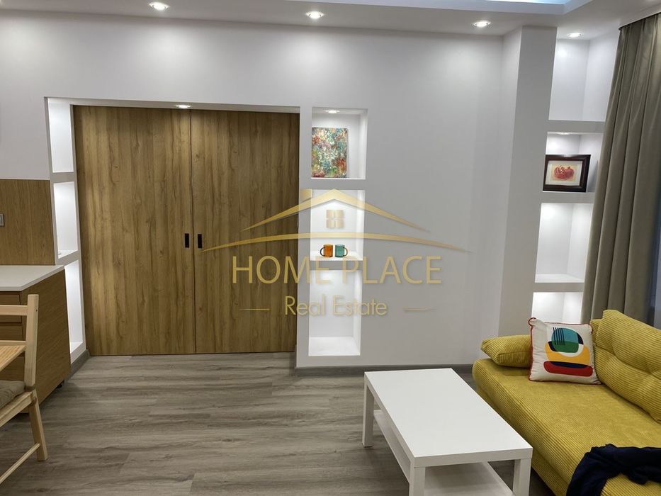 Дава се под наем Двустаен апартамент в Варна, Център - 55 кв.м за 747.66 € - Снимка #1