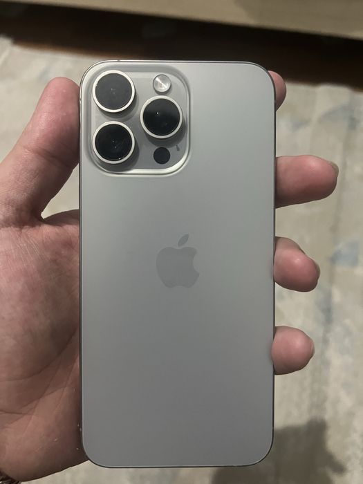 Продаеться айфон 15 про макс заблокированный