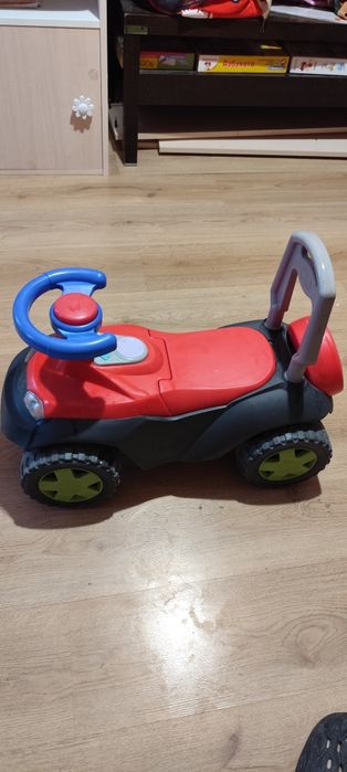 Детска кола за бутане и яздене (Tolocar) – червено и черно