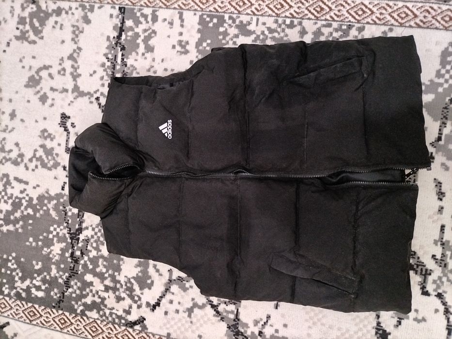 Безрукавка adidas
