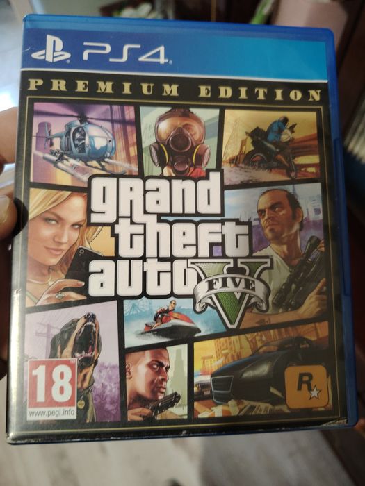Vând gta 5 in stare bună