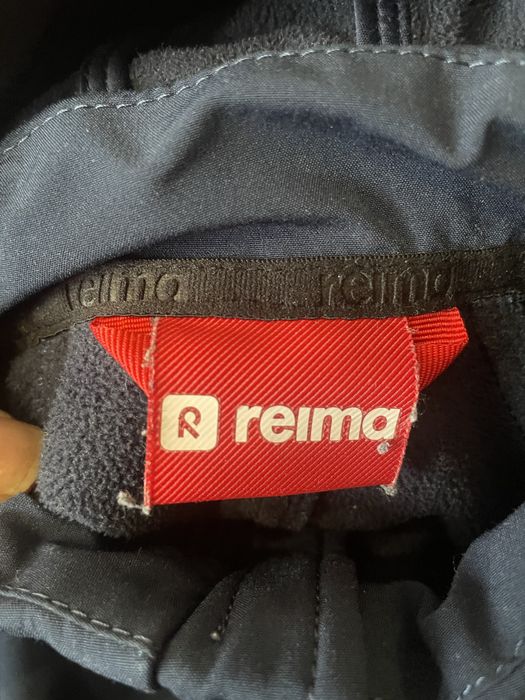 Прлдам ветровку для мальчика