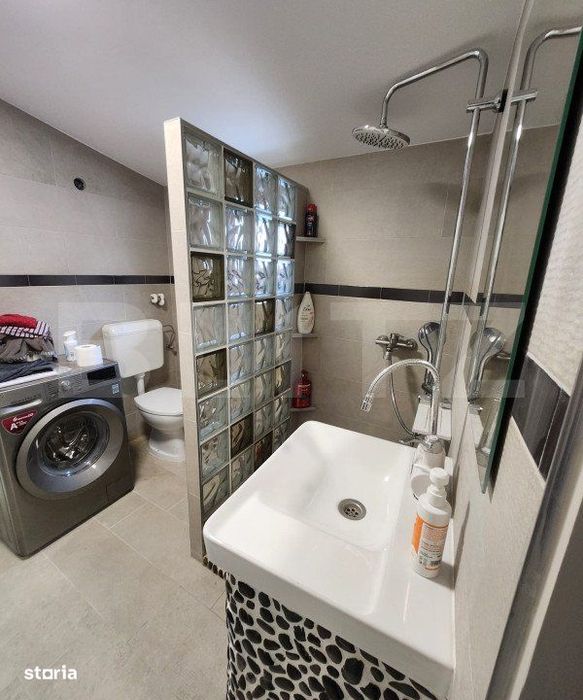 Casa cu 3 camere, 2 bucatarii, Teren de 1000 mp, zona Unirii