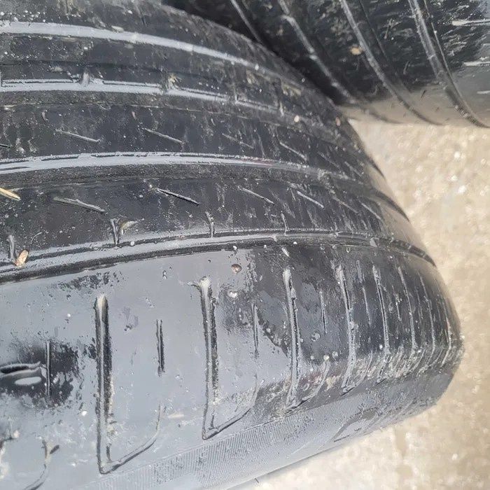 Vand cauciucuri Pirelli
