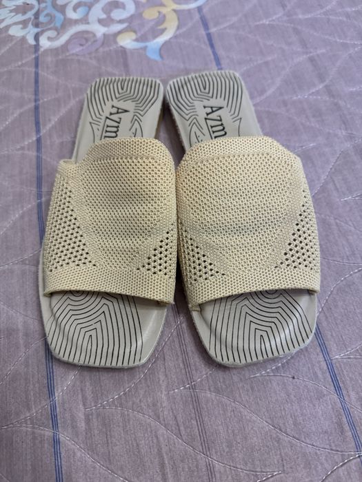 Легкий и удобные тапочки