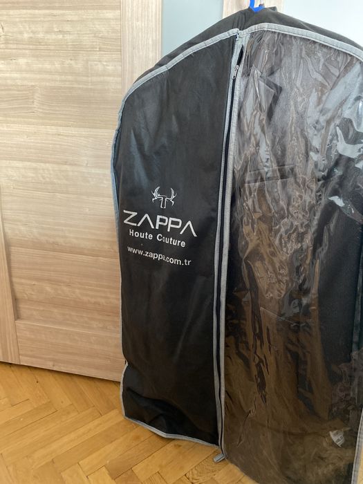 Costum Argintiu model frumos