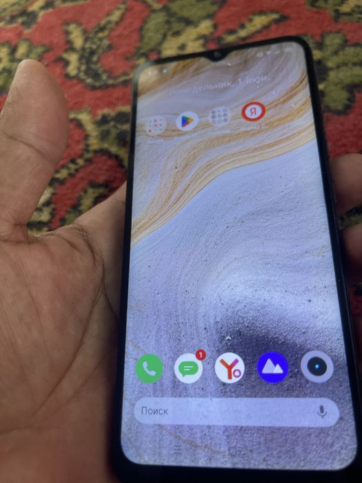 Продам realme c11 телефон