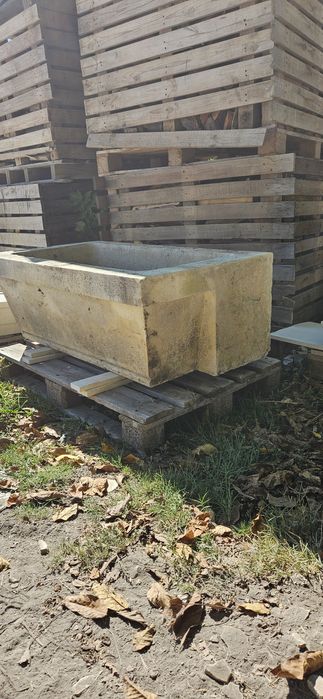 Каменно корито за чешма