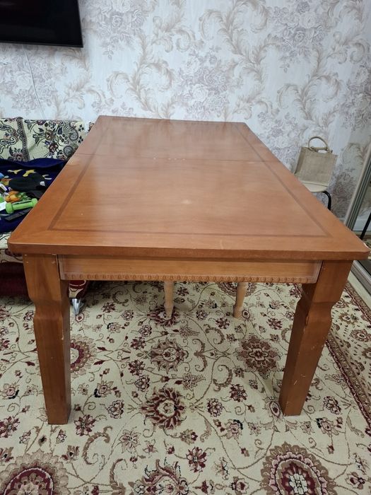 Продам срочно стол