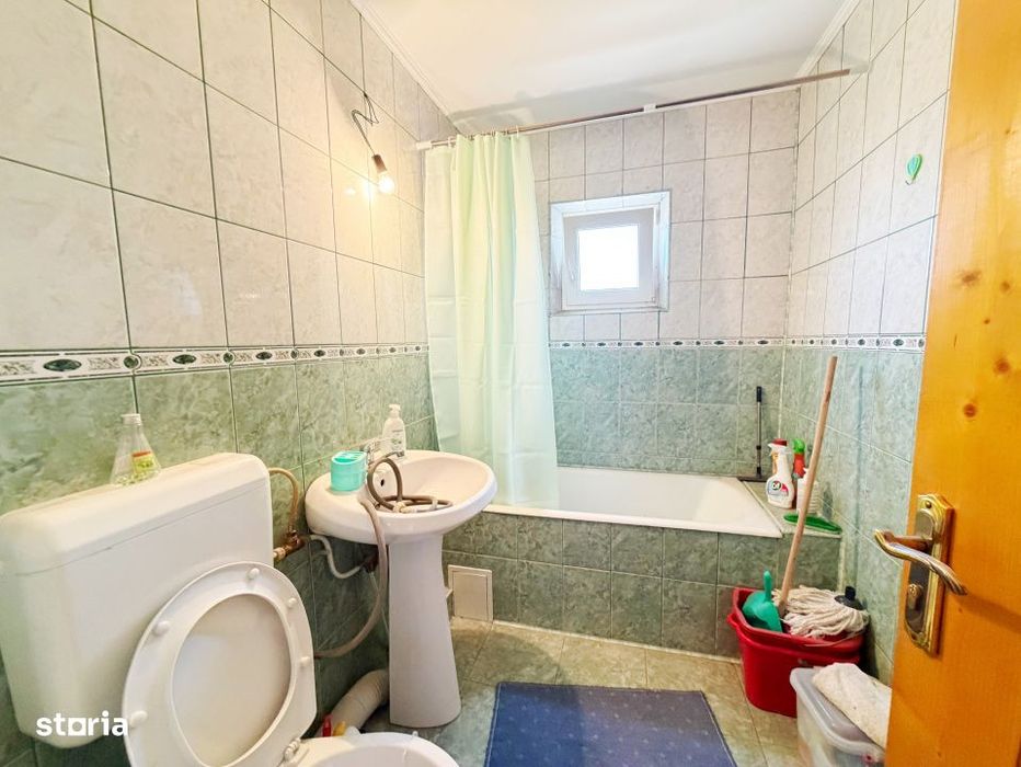 Apartament cu 3 camere decomandat + mansarda