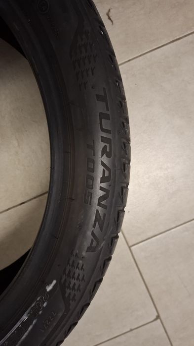 Единична лятна гума Bridgestone 245 40 19