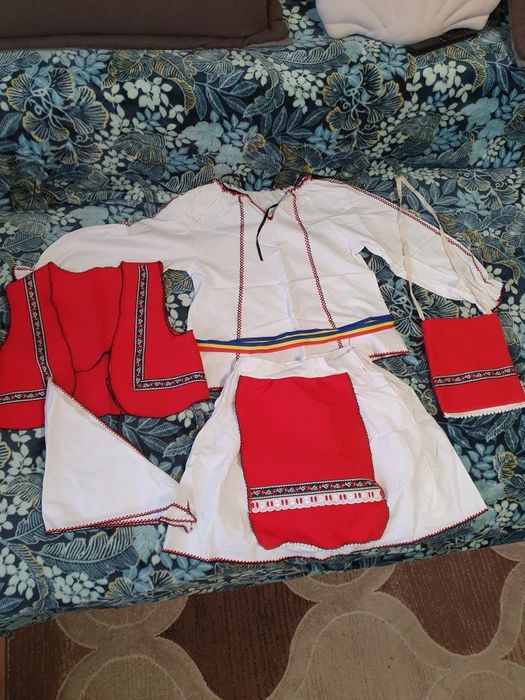 Costum serbare .Costum național .Pt  serbare sau diverse ocazii. 5 pie