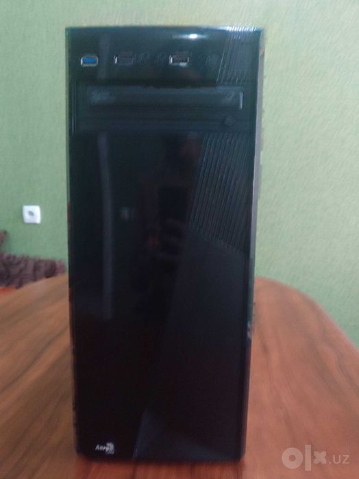 Корпус для ПК AeroCool ATX / mATX + Вентилятор (Кейс)