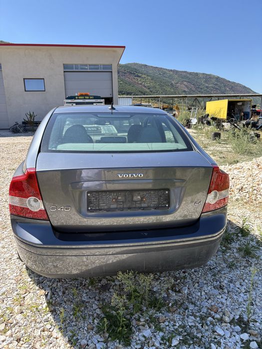 Volvo S40 на части