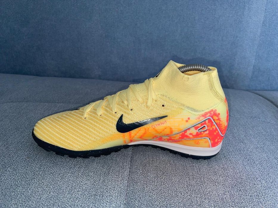 Ghete fotbal teren sintetic NIKE Kylian Mbape nr 36 și 37,5