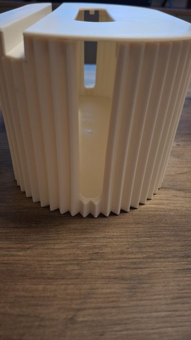 Кутия за скриване на кабели