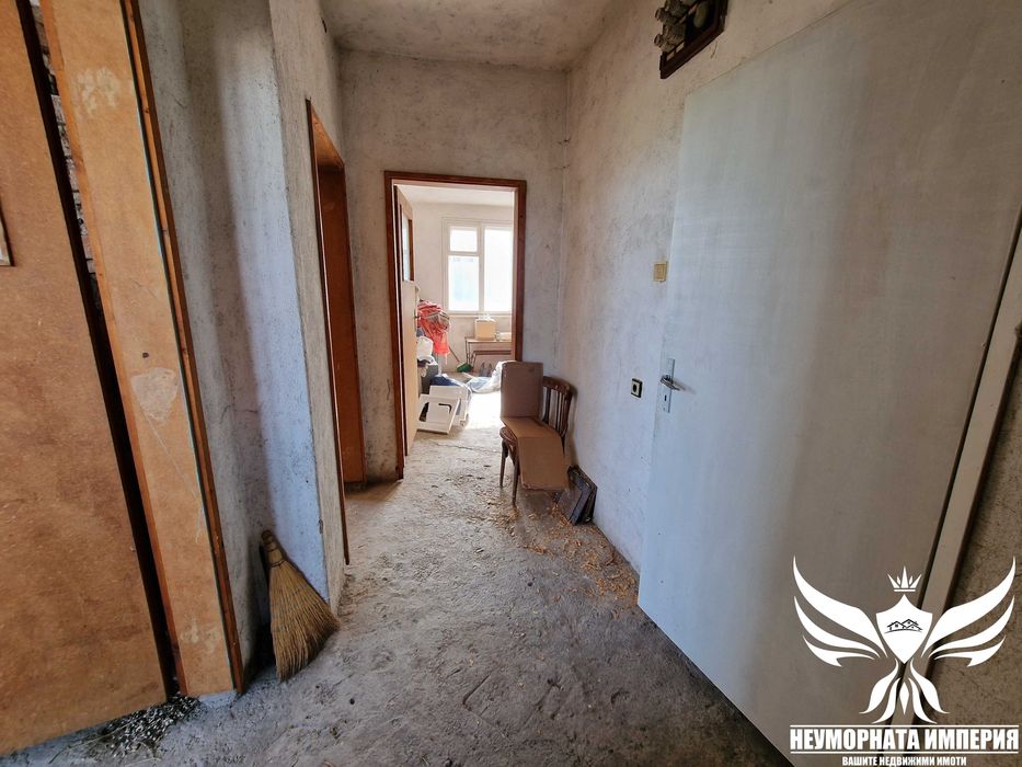 Продавам тристаен 72кв с 1/2партер и 1/2двор в Асеновград, Долни Воден