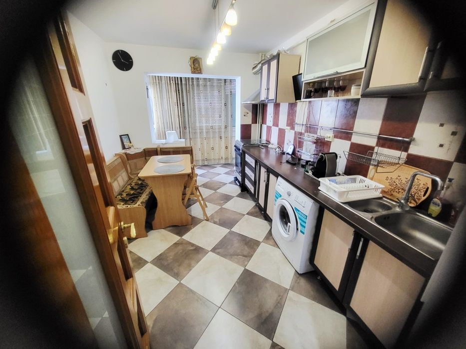 *PROPRIETAR*Inchiriez Apart. 2 camere*Et. 6 din 10*Sud*Str. Bdl. Bucuresti*