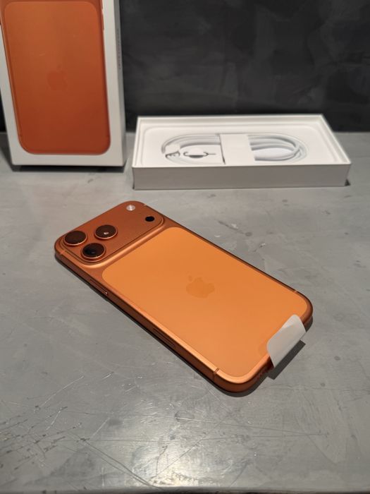 ЧИСТО НОВ Iphone 17 Pro Max 2TB Orange
