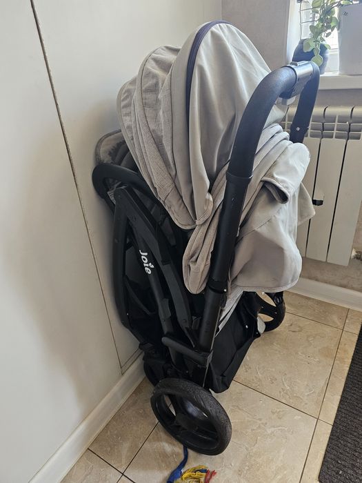 Коляска прогулочная Joie