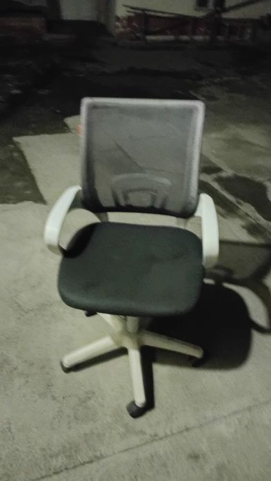 Ofis kreslo sotiladi