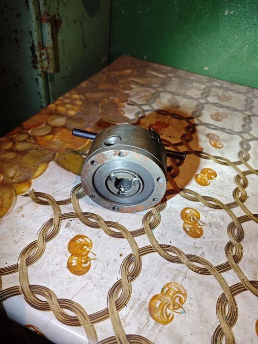 Токарный патрон         .
