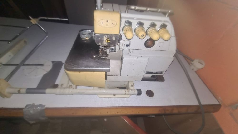 Masina de surfilat  FEIYUE   stare bună