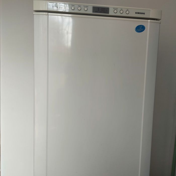 Б/у холодильник самсунг.