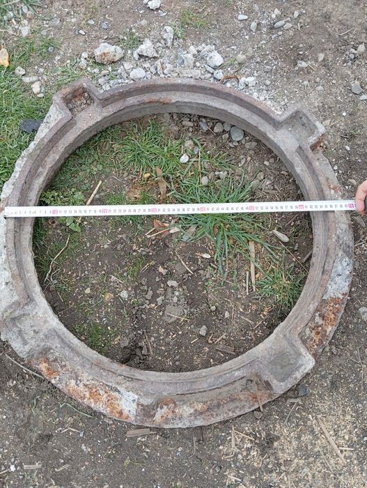 Кольцо люка чугунное (советское)