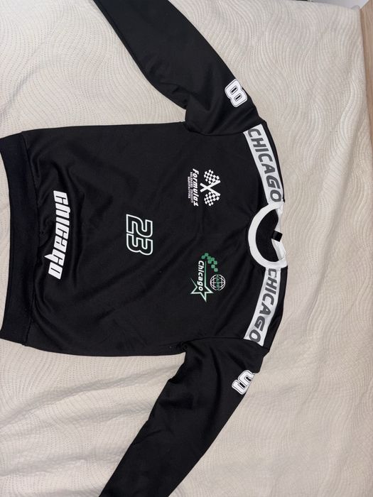 Мъжки дрехи - нови и малко носени в ново състояние.