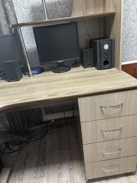 Продап компьютерный стол