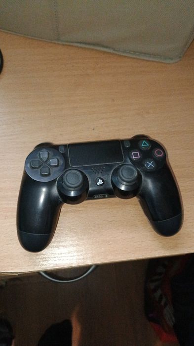 Джойстик за плейстейшън 4