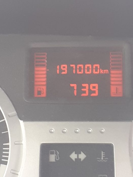 Lada Largus Sotiladi Metan bor Qraskasi bor Narxiini kelishamiz