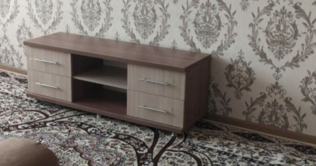 Продам тумбу под телевизор, состояние новое, самовывоз